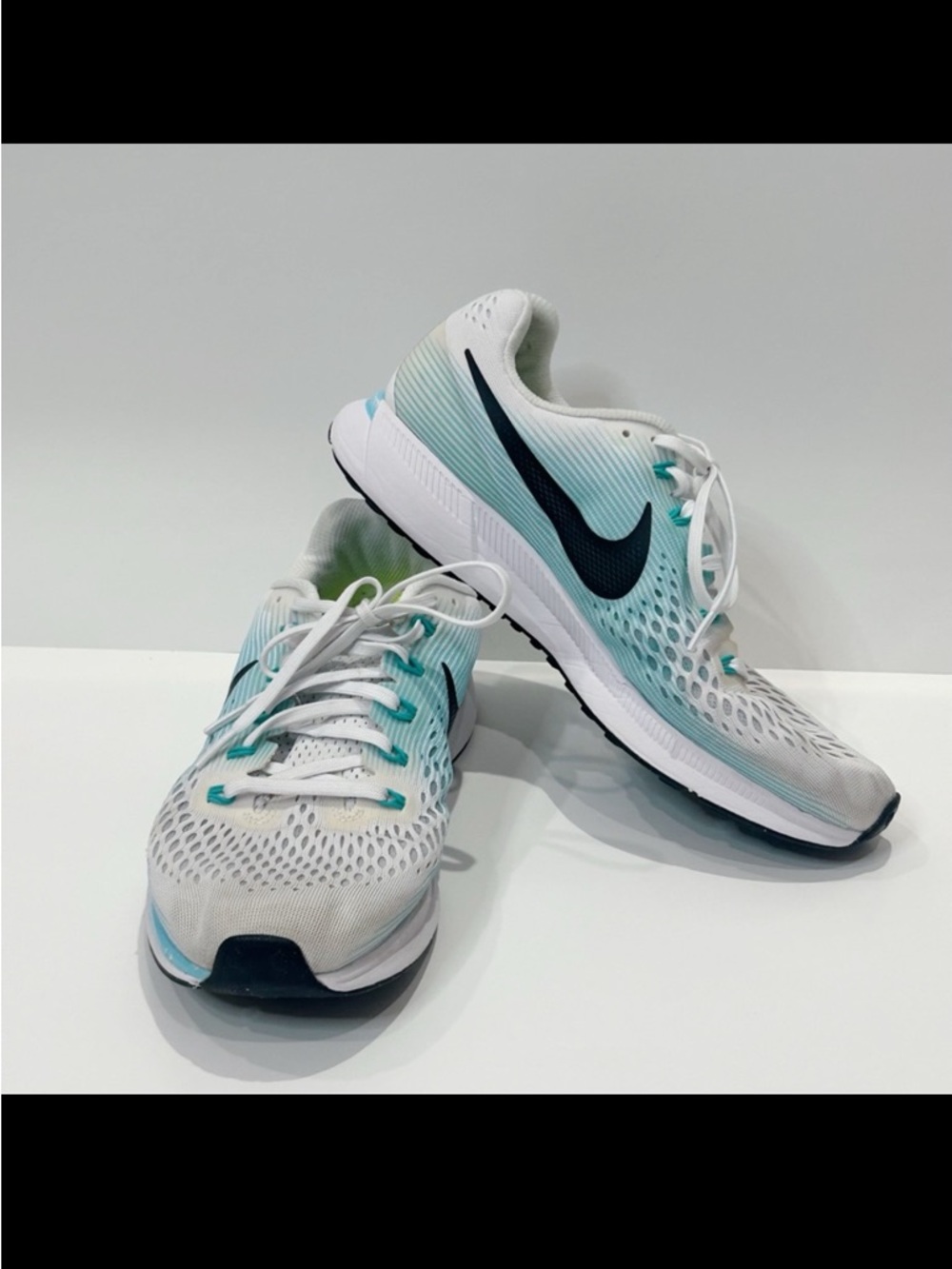Nike Women's Shoe - Picture 2 of 12